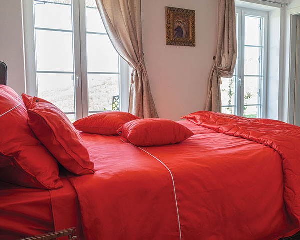 posteljnina basic korala rdeča profilna