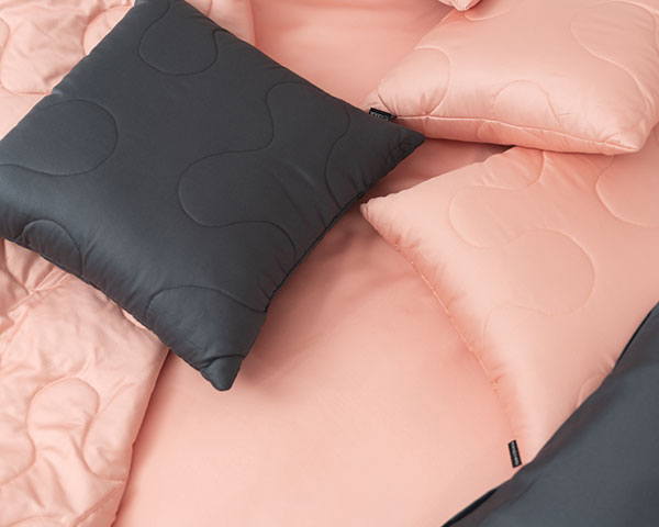 okrasni vzglavnik bali antracit puder roza