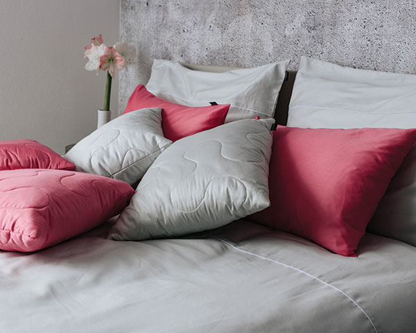 posteljnina srebrna vasic profilna