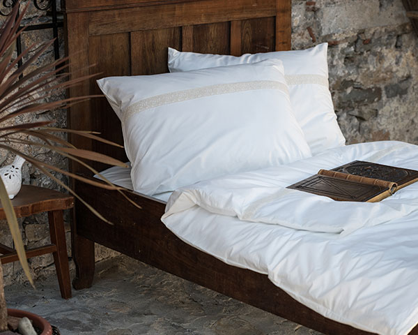 posteljnina organic tara s čipko