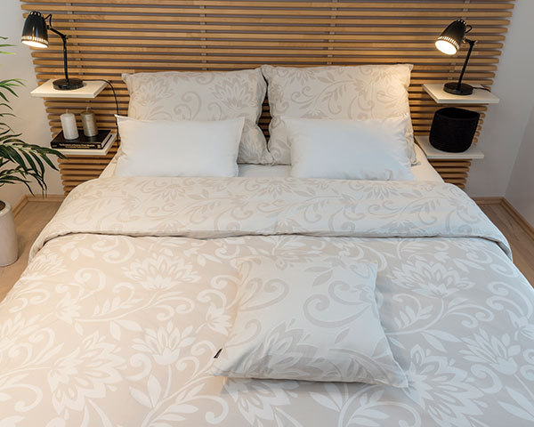 posteljnina floris bež profilna 2