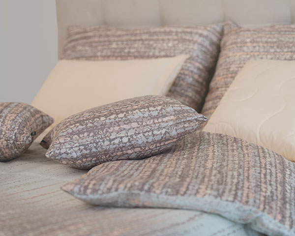 posteljnina vivia krem levi profil