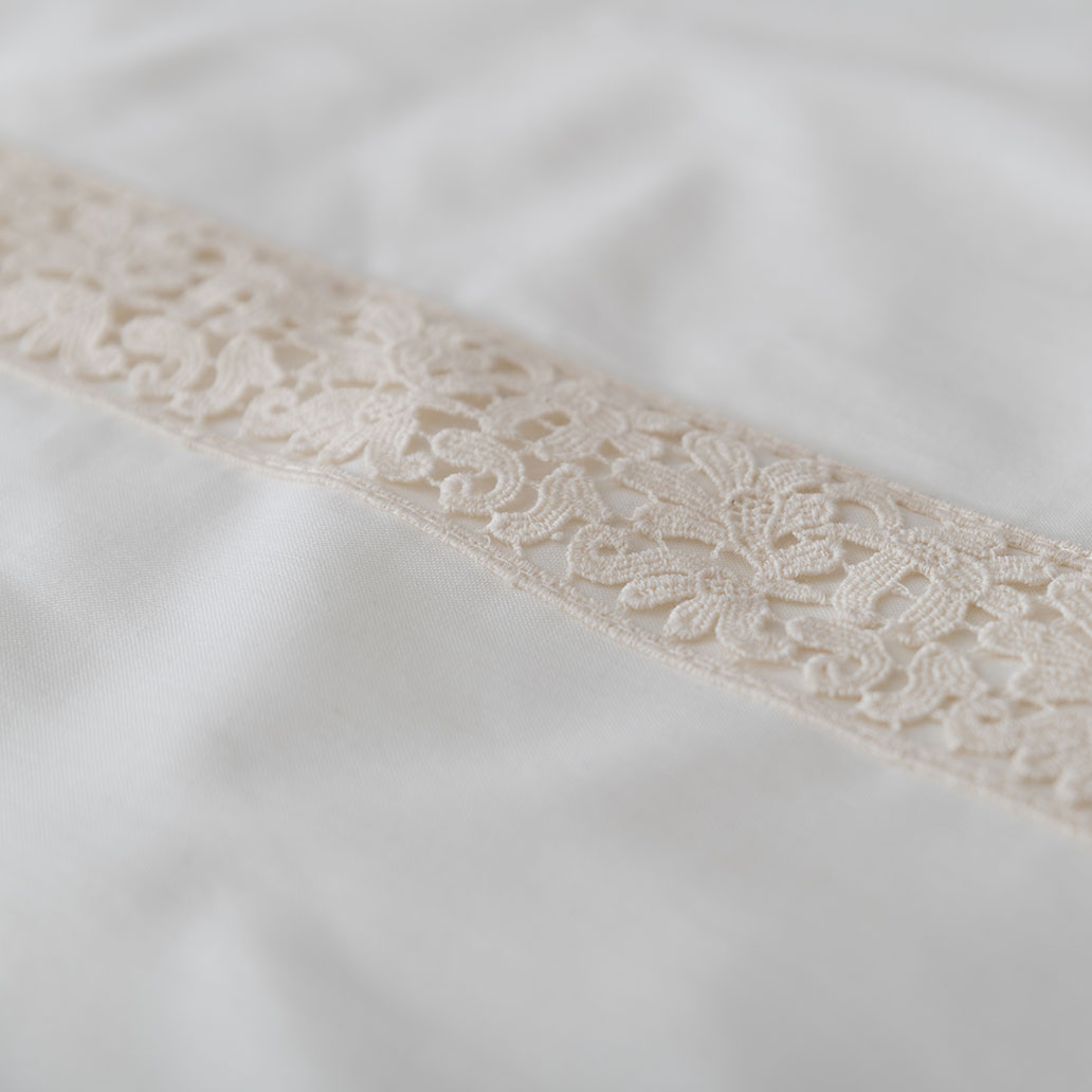 bombažna posteljnina tara s čipko krem 1