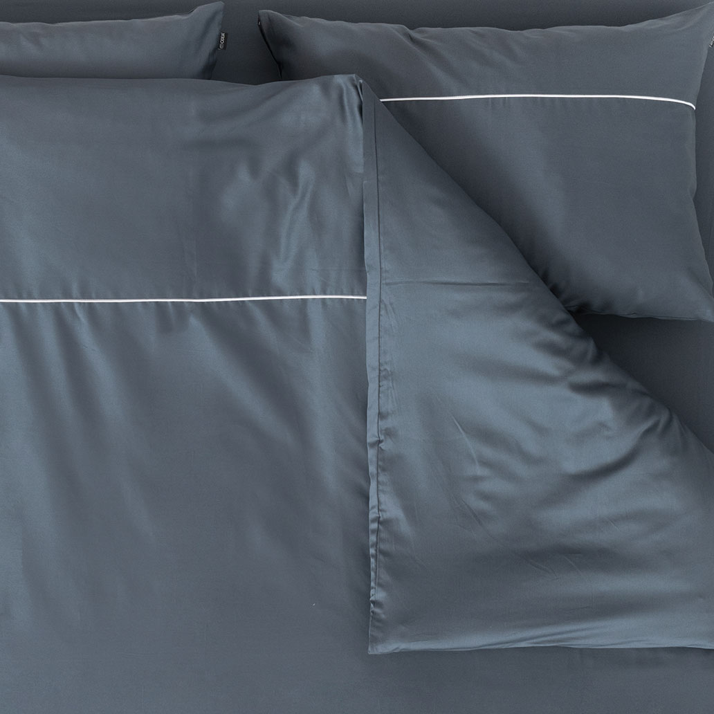 satenasta posteljnina basic antracit 45