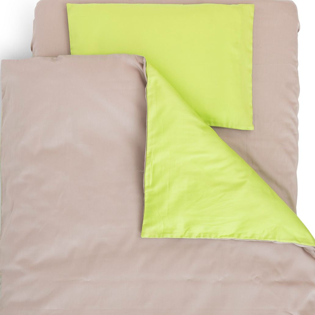 satenasta otroška posteljnina amor zelena 1