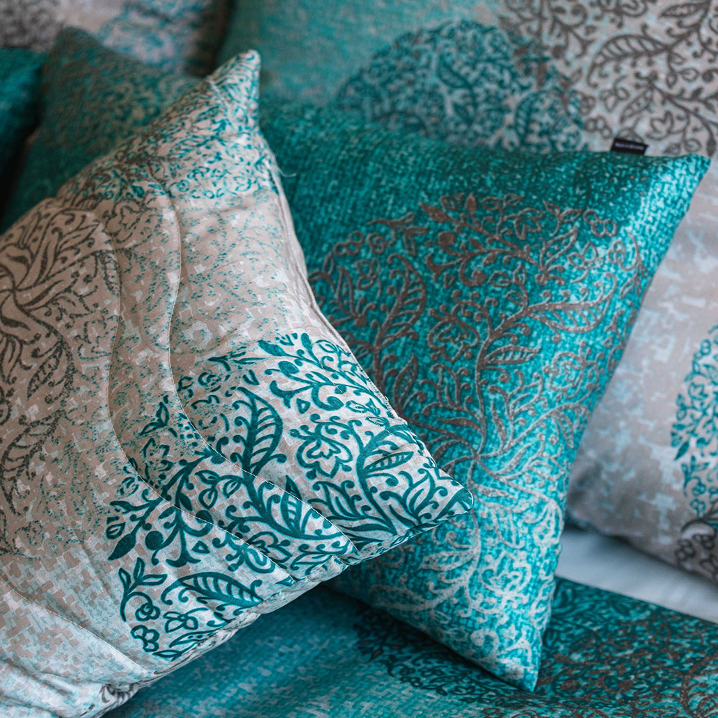 posteljnina prestige turkizna okrasni vzglavnik 1