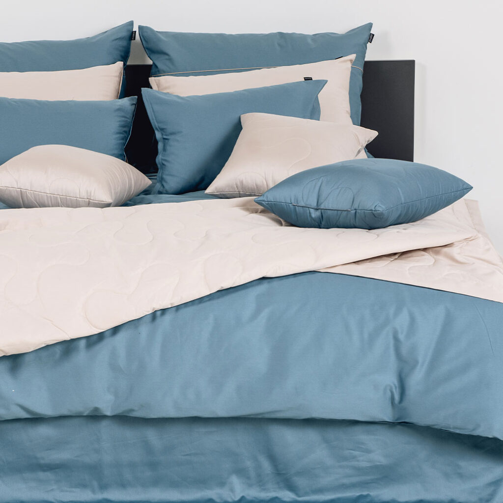 enobarvna posteljnina basic svetlo modra 5