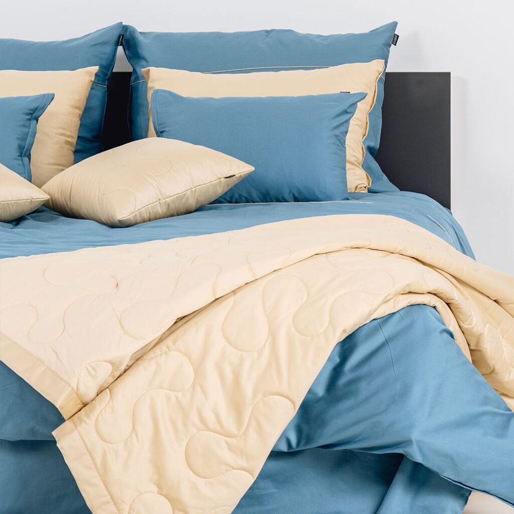 enobarvna posteljnina basic svetlo modra 1