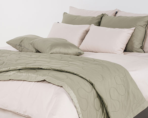 enobarvna posteljnina basic srebrno siva 12