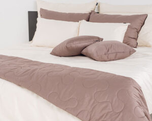 enobarvna posteljnina basic temno rjava 9