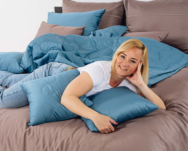 enobarvna posteljnina basic temno rjava 10