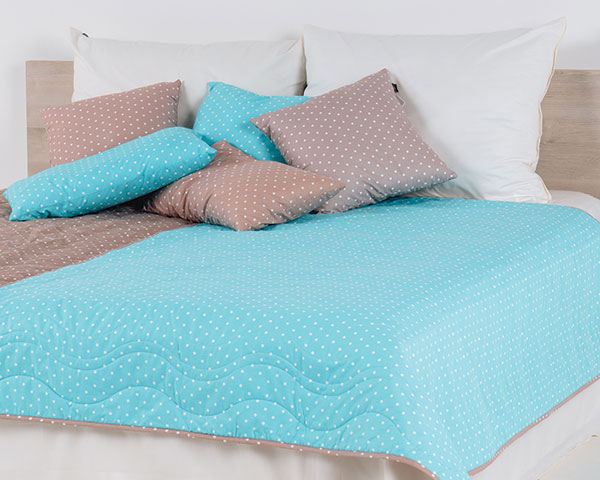 posteljnina pikpoka turkizna okrasni vzglavnik