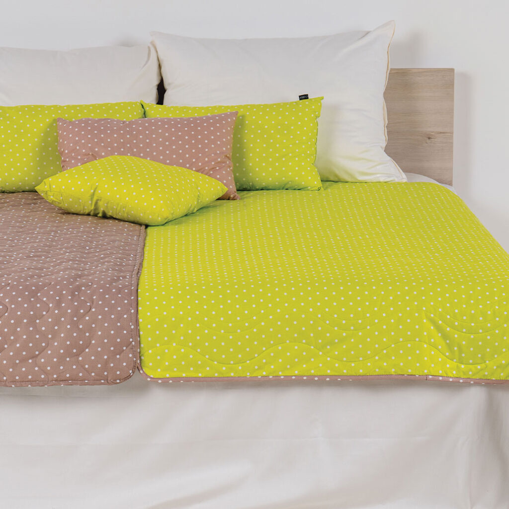 okrasni vzglavnik pikapoka zelena 2