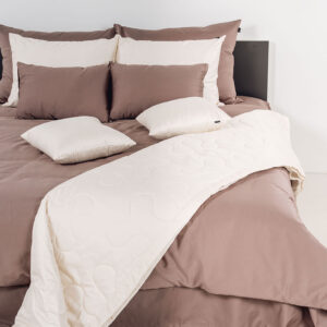 enobarvna posteljnina basic temno rjava 2