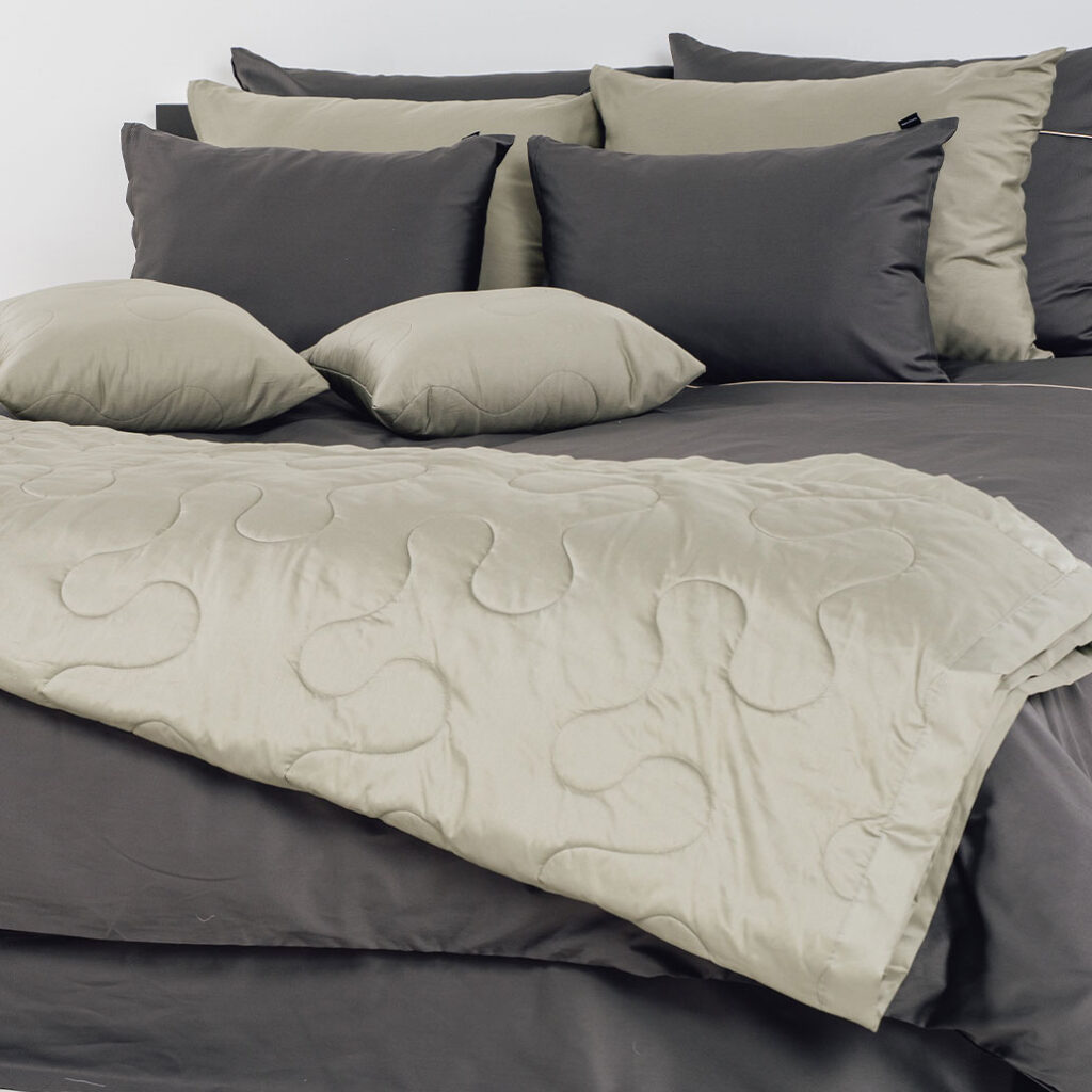 enobarvna posteljnina basic temno siva 5