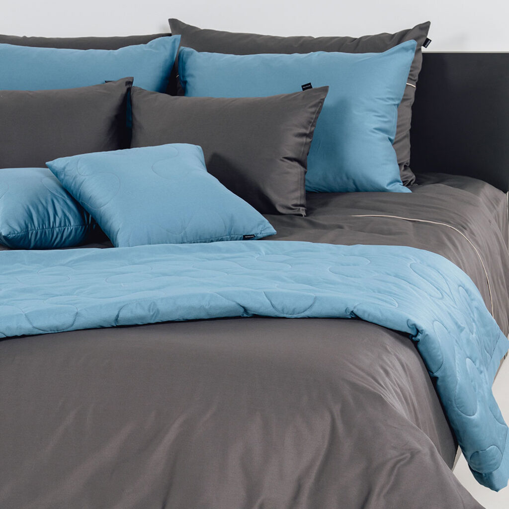 enobarvna posteljnina basic temno siva 6