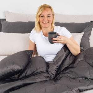 enobarvna posteljnina basic temno siva 7