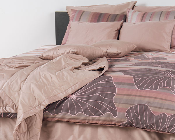 posteljnina saten mist roza 1