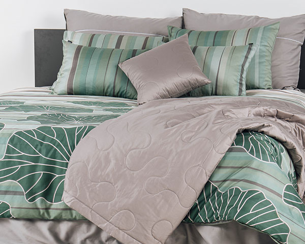 posteljnina saten mist zelena 1