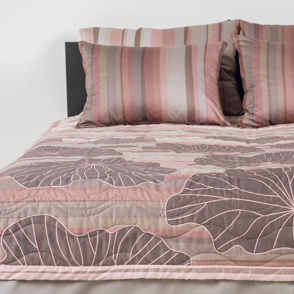 posteljnina saten mist roza 2