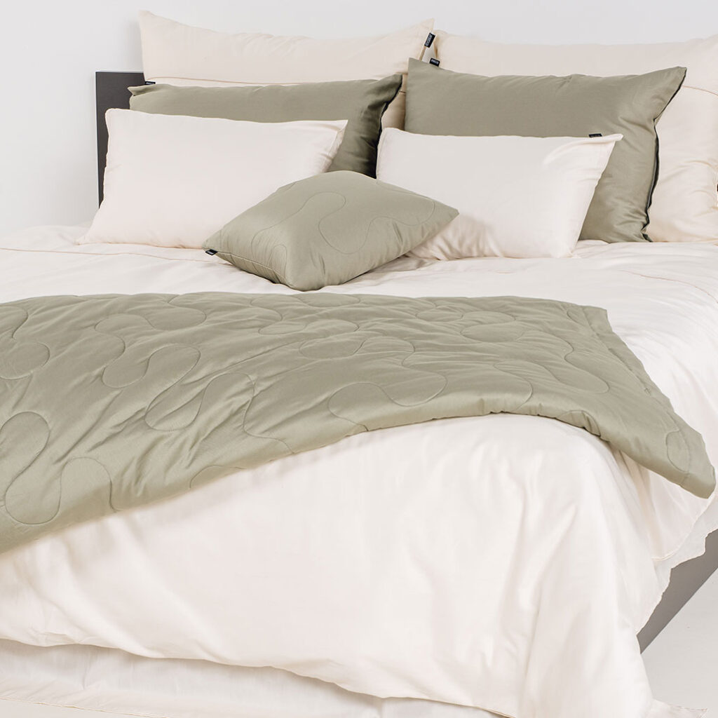 enobarvna posteljnina basic srebrno vanilija 2